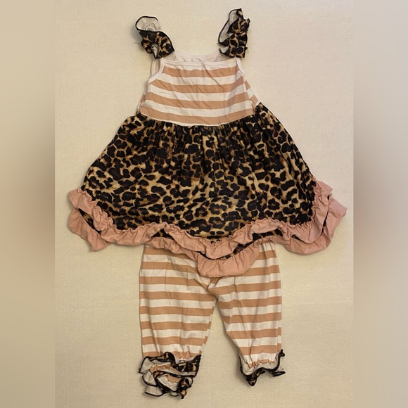 Striped outfit with leopard print - Picture 2 of 4